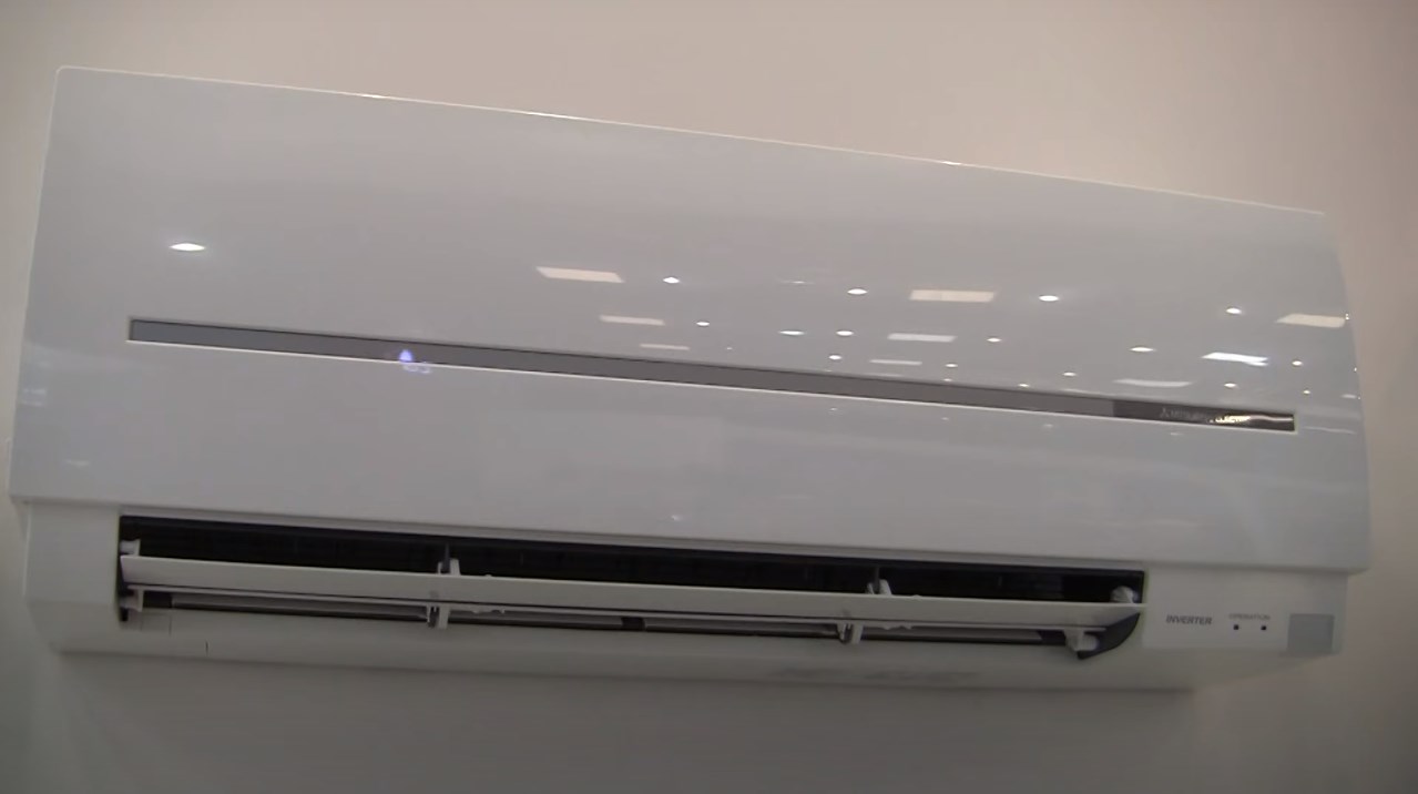 Инверторный кондиционер белого цвета Mitsubishi Electric Standard фото