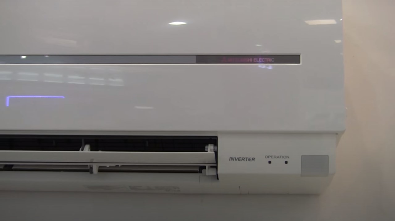 Инверторный кондиционер белого цвета Mitsubishi Electric Standard фото