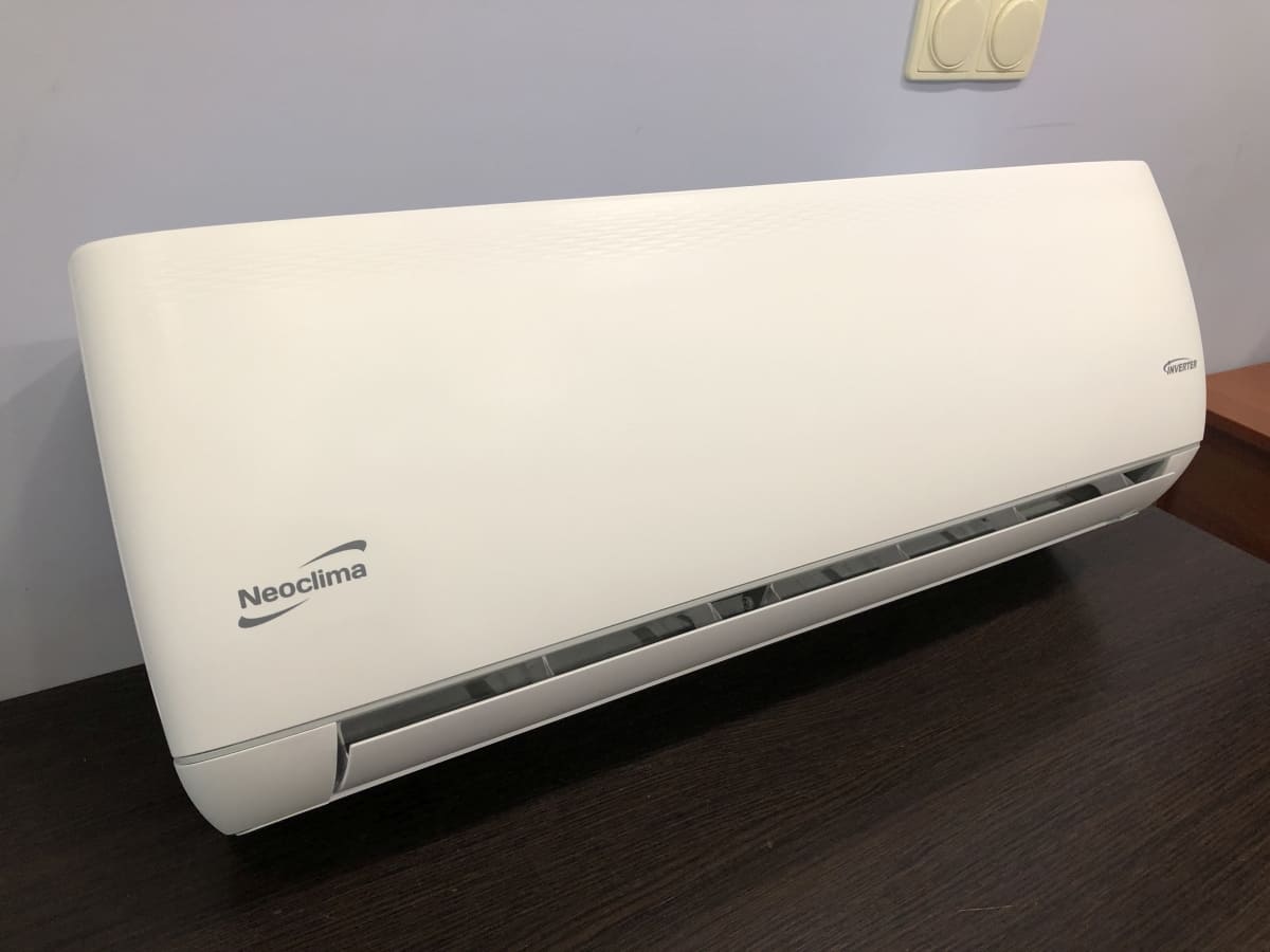 Инверторный кондиционер Neoclima U-mate фотография матового внутреннего блока