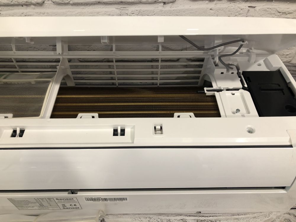 Фотография внутреннего блока теплового насоса Sensei Nordic Inverter